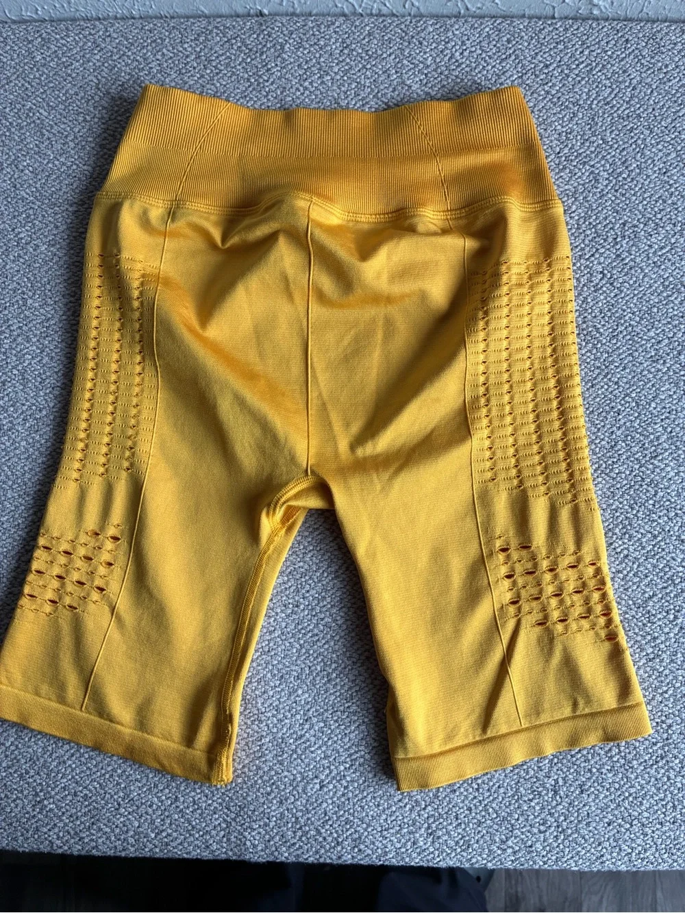 Gymshark Seamless Biker Shorts Women M .Mustard Yellow High Waisted Activewear.
